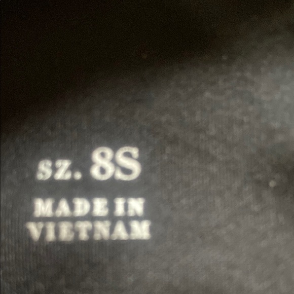 Black Full-Length Leggings with Wide Waistband and Stretch Fabric - Picture 4 of 8